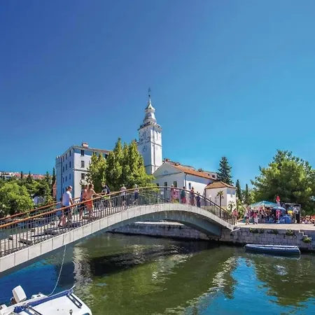 In Near & Pool * Dramalj