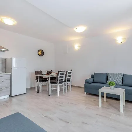 Villa In Near & Pool Dramalj